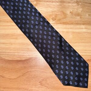 WH Belk Mens Silk Necktie Black Blue Paisley Woven Classic Formal Tie RN31104